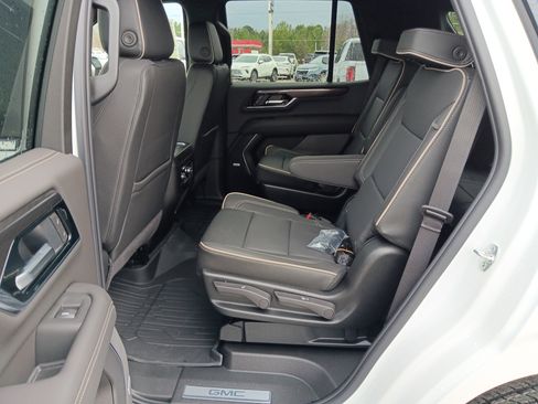 New 2026 GMC Yukon Elevation image 17