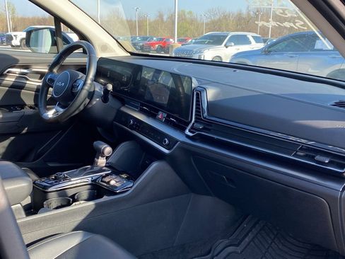 Used 2025 Kia Sportage EX w/ Premium Package image 32