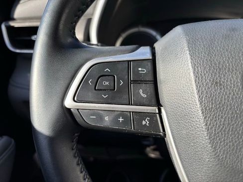 Used 2022 Toyota Highlander XLE image 13