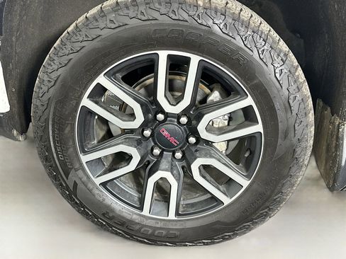 Used 2022 GMC Sierra 1500 AT4 w/ AT4 Preferred Package image 33