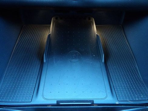 New 2026 Volvo XC40 B5 Ultra w/ Protection Package Premier image 25