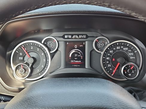Used 2025 RAM 2500 Big Horn AWD/4WD image 18