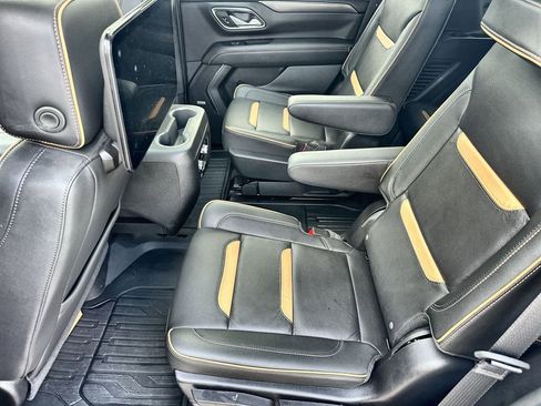 Used 2024 GMC Yukon AT4 w/ Technology Package AWD/4WD image 16