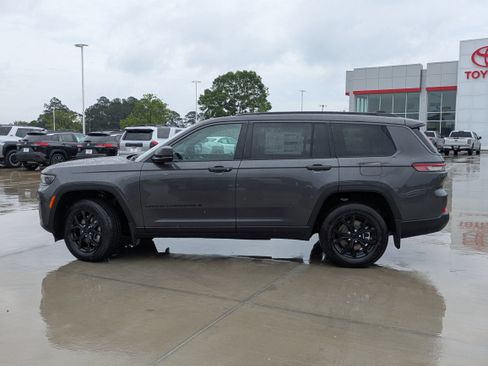 New 2026 Jeep Grand Cherokee L 4WD image 2