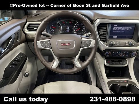 Used 2023 GMC Acadia SLT w/ Preferred Package FWD image 17