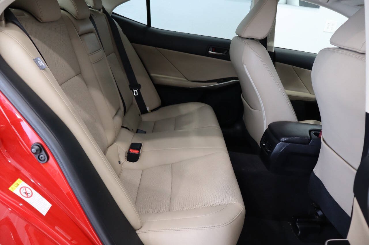 Used 2017 Lexus IS 200t w/ Premium Package RWD image 11