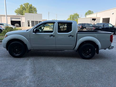 Certified 2019 Nissan Frontier SV AWD/4WD image 6