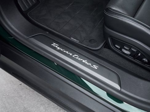 Used 2025 Porsche Taycan Turbo S w/ Premium Package image 38