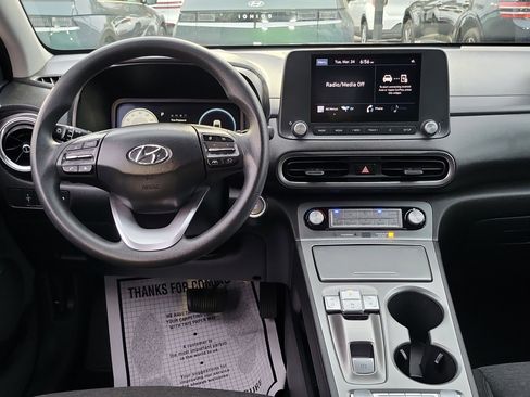 Certified 2023 Hyundai Kona SE image 8