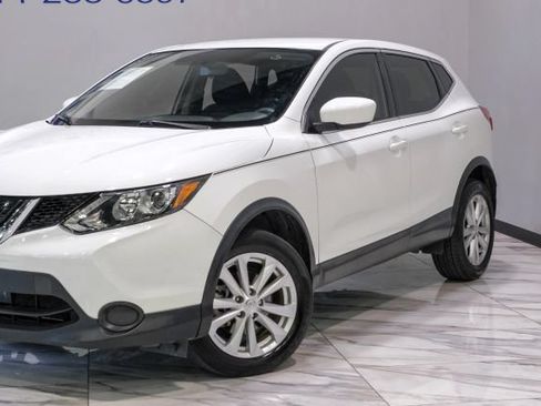 Used 2018 Nissan Rogue Sport S w/ S Appearance Package FWD image 8