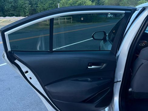 Used 2020 Toyota Corolla LE FWD image 29
