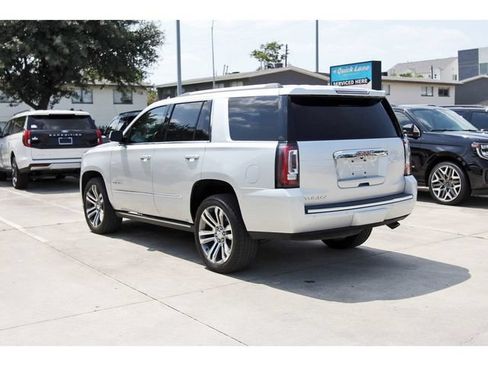 Used 2018 GMC Yukon Denali w/ Denali Ultimate Package RWD image 2