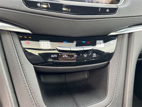 Certified 2025 Cadillac XT5 Premium Luxury image 17