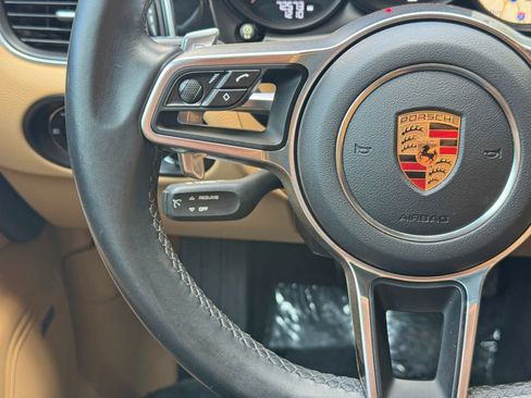 Used 2018 Porsche Macan AWD/4WD image 21