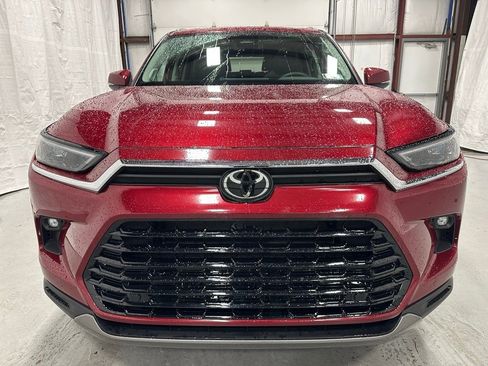 Used 2025 Toyota Grand Highlander Limited image 2