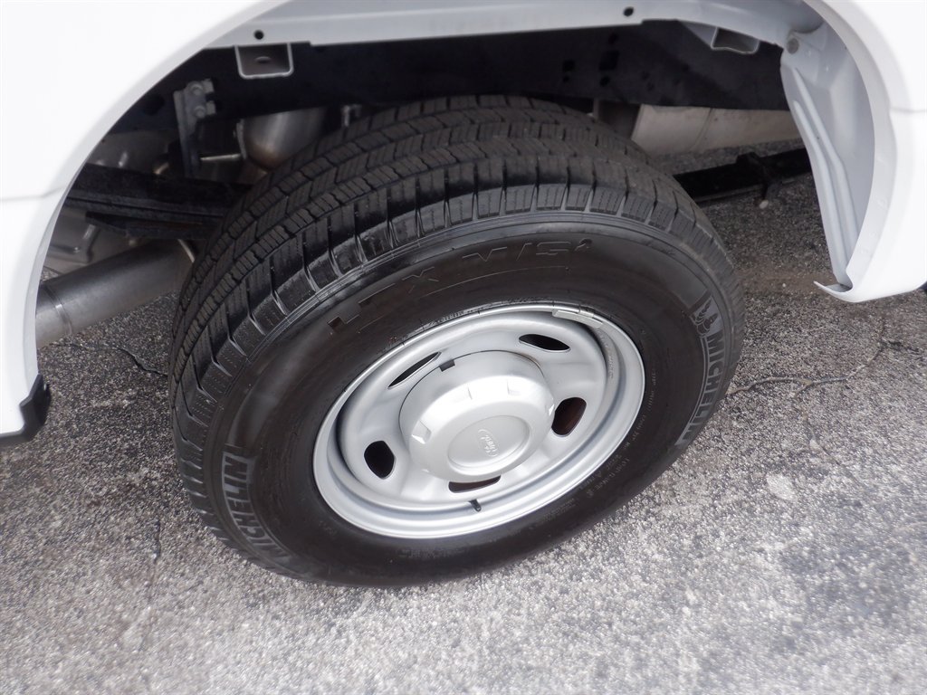 Used 2024 Ford F250 XL RWD image 9
