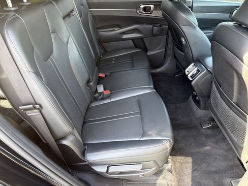 Used 2023 Kia Sorento S w/ Panoramic Sunroof Package FWD image 13