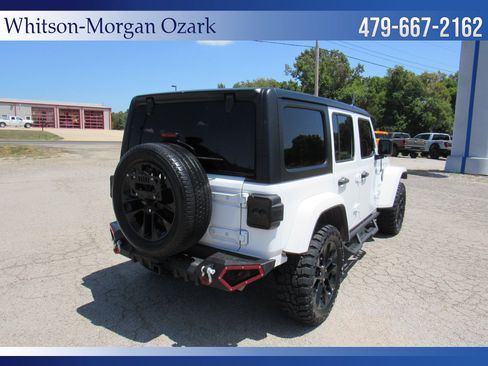 Used 2023 Jeep Wrangler Unlimited Sahara AWD/4WD image 15