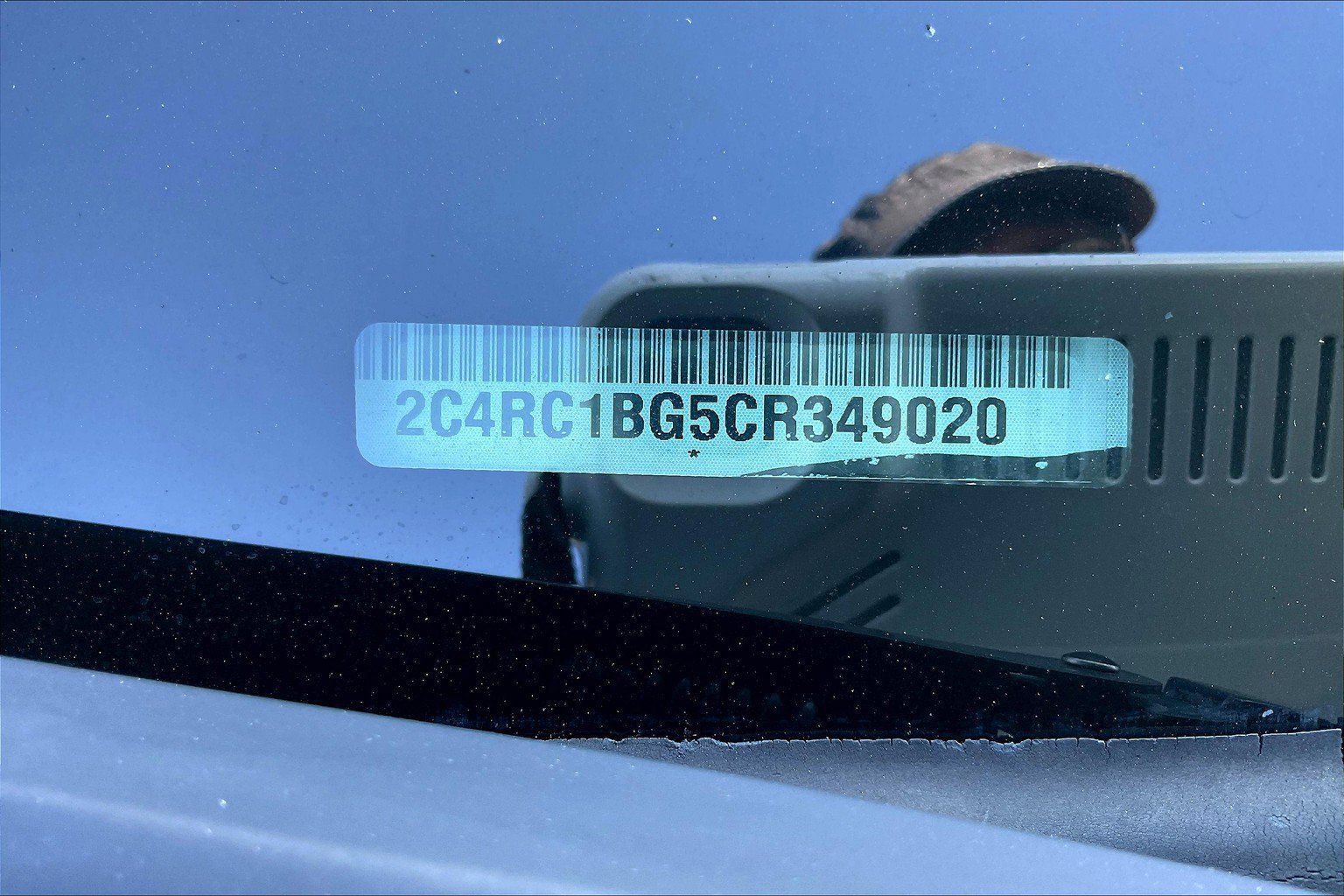 Used 2012 Chrysler Town & Country Touring w/ Entertainment Group #1 FWD image 33