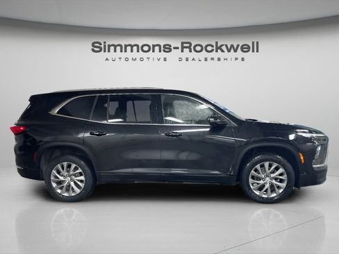 Used 2025 Buick Enclave Preferred AWD/4WD image 6