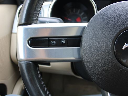 Used 2006 Ford Mustang GT RWD image 10