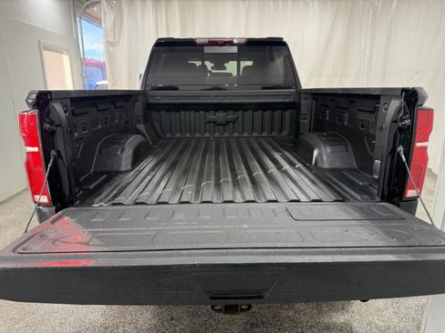 Used 2024 Chevrolet Silverado 2500 LT w/ Midnight Edition image 9
