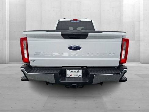 Used 2024 Ford F250 XLT AWD/4WD image 5