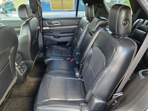 Used 2016 Ford Explorer Limited image 10