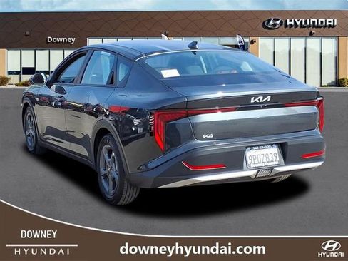 Used 2025 Kia K4 LXS image 3