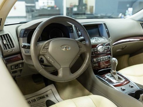 Used 2011 INFINITI G37 Journey w/ Premium Pkg image 10