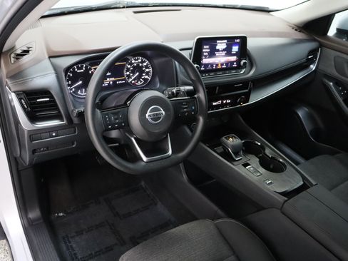 Used 2021 Nissan Rogue SV image 13