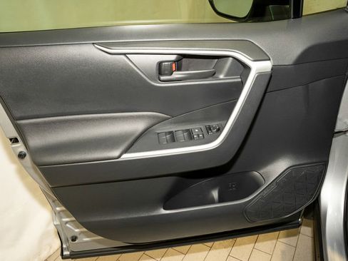 Used 2025 Toyota RAV4 LE image 10