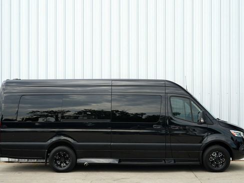 Used 2023 Mercedes-Benz Sprinter 3500 image 98