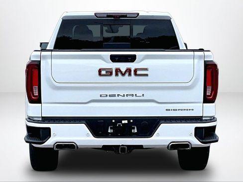 Used 2022 GMC Sierra 1500 Denali w/ Technology Package AWD/4WD image 5