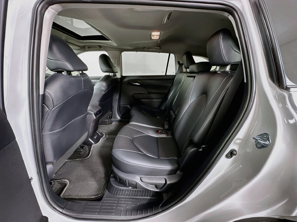 Used 2026 Toyota Highlander XLE AWD/4WD image 25