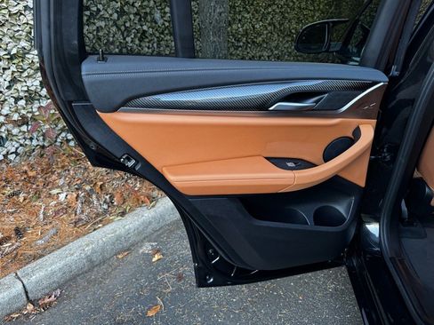 Used 2023 BMW X4 M40i w/ Premium Package image 17