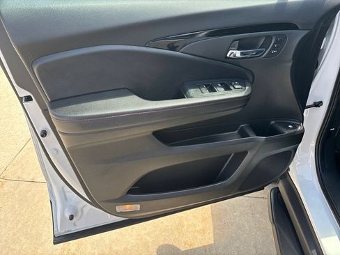 Certified 2025 Honda Ridgeline Black Edition image 10