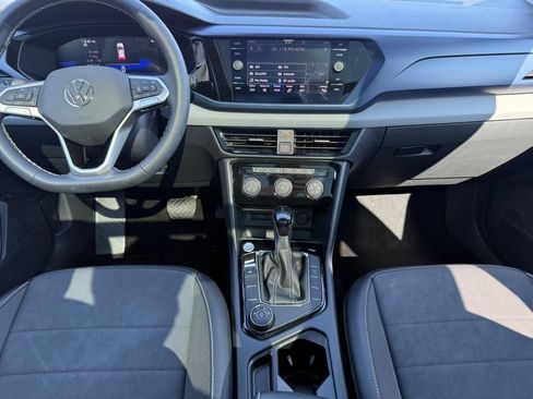 Certified 2023 Volkswagen Taos SE w/ Panoramic Sunroof Package AWD/4WD image 11