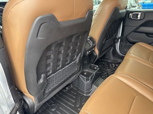 Used 2023 Jeep Gladiator Rubicon w/ Cold Weather Group image 37