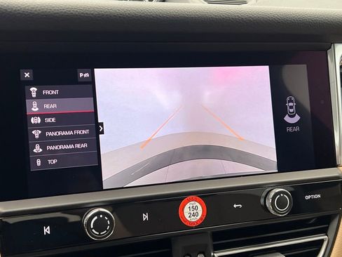 Used 2025 Porsche Macan image 15