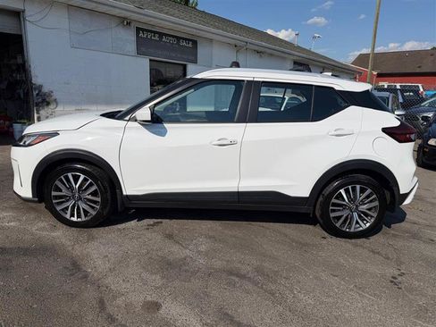 Used 2024 Nissan Kicks SV w/ Exterior Package FWD image 3