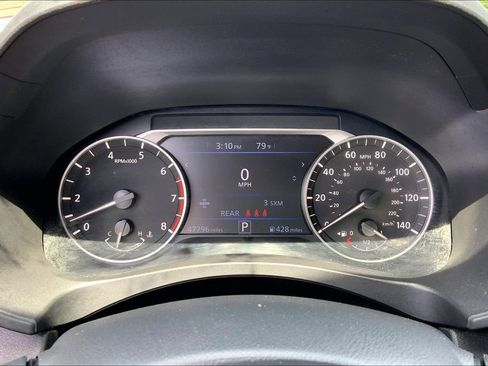 Used 2024 Nissan Altima 2.5 SV FWD image 10