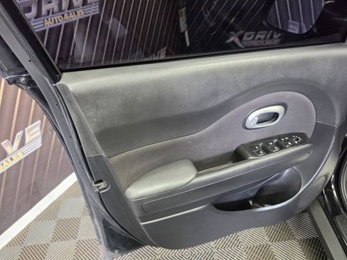 Used 2016 Kia Soul FWD image 11