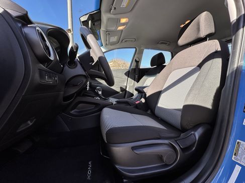 Used 2022 Hyundai Kona SE image 7