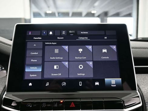 Used 2024 Jeep Compass Latitude image 19