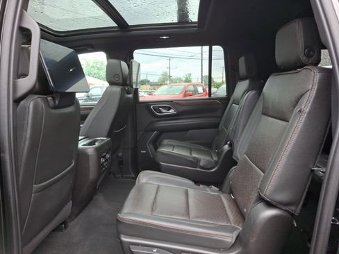 Used 2021 Chevrolet Suburban High Country w/ Premium Package AWD/4WD image 11