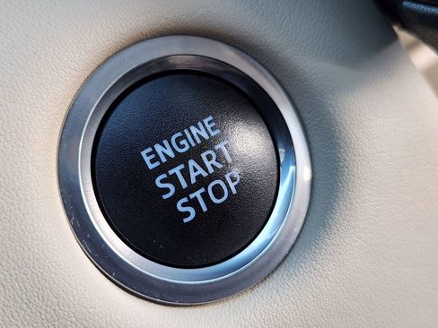 Used 2020 Toyota Highlander Limited image 21