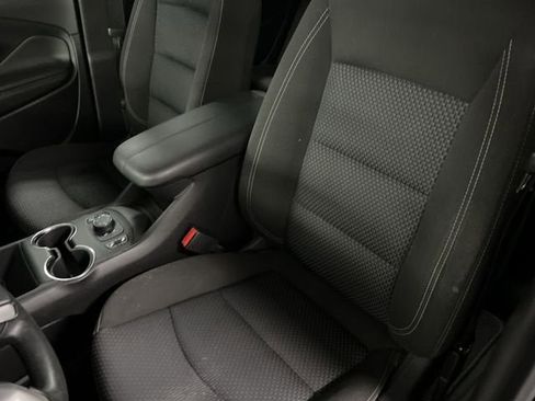 Used 2023 GMC Terrain SLE w/ Driver Convenience Package image 18