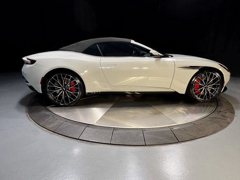 Used 2023 Aston Martin DB11 Volante RWD image 6