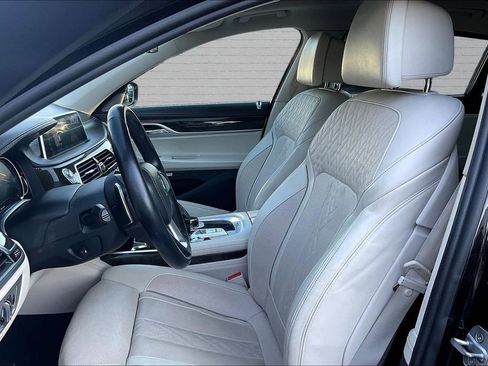 Used 2017 BMW 740i RWD image 20
